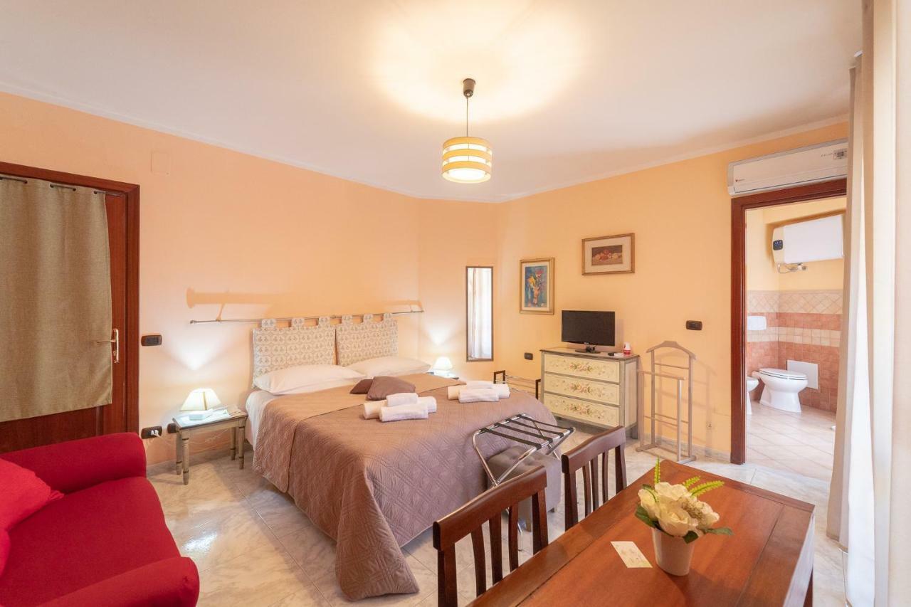 La Rosa - Elegant Rooms Sassari Luaran gambar